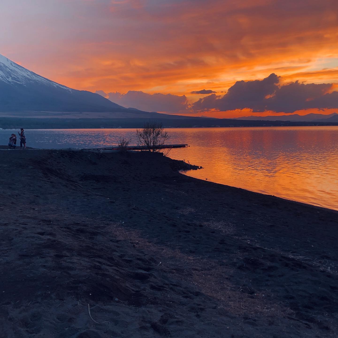 夕焼けの富士山